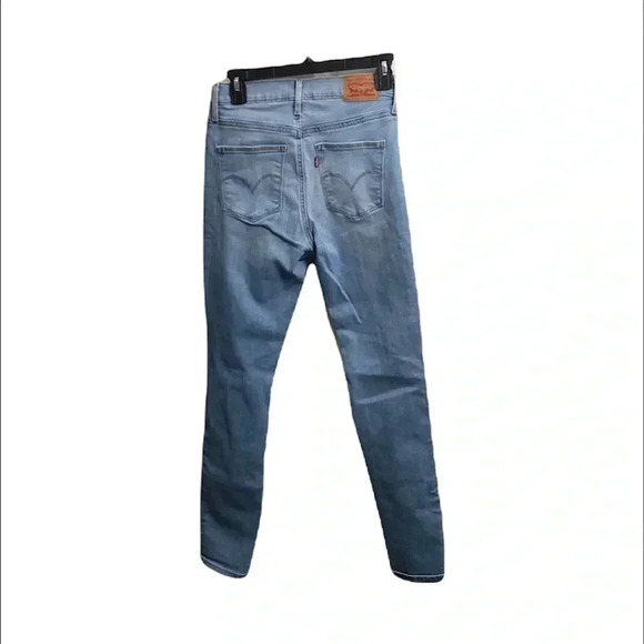 Levi’s Slimming Skinny Jeans - Picture 2 of 8